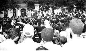 Fidel en un recorrido por El Cobre