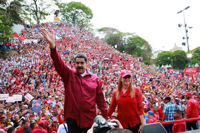 Maduro iniciará el 10 de enero su segundo mandato, tras una rotunda y democrática victoria. 