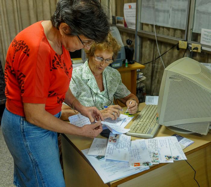 Departemento de atención al Lector, María Hortencia