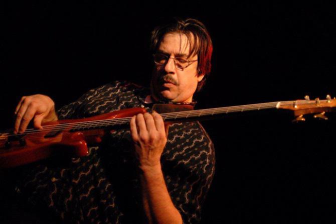 Jeff Berlin, líder de Moshulu Band.