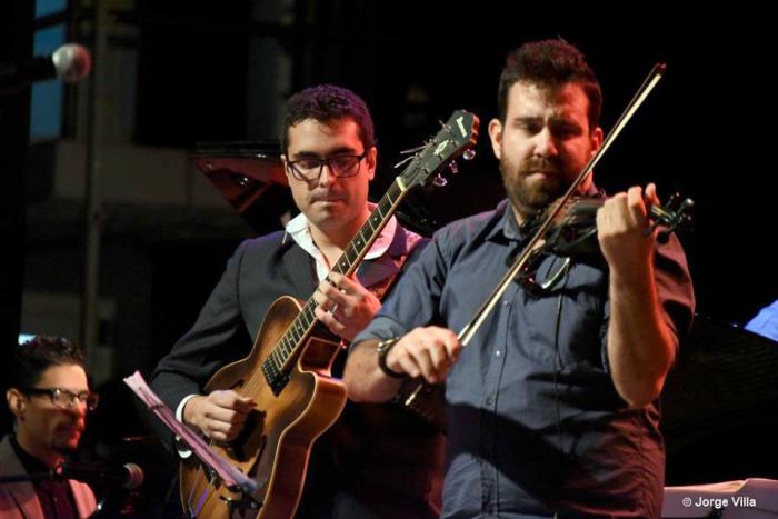 El guitarrista Héctor Quintana y el  violinista William Roblejo, en la vanguardia de la  nueva hornada del jazz cubano.