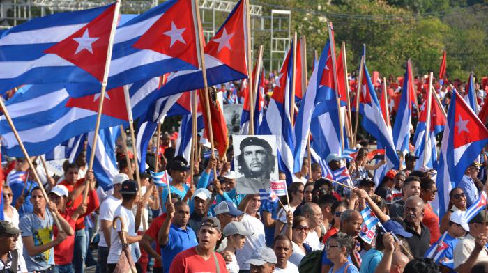 Desfile del 1ro de Mayo en la Plaza de la Revolución, presidido por el General de Ejército Raúl Castro Ruz, Primer Secretario del Partido Comunista de Cuba y Miguel Díaz-Canel Bermúdez, miembro del Buró Político del PCC y Presidente de los Consejos de Estado y de Ministros.