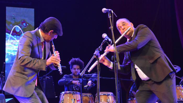 Néstor Torres y «Maraca», en noche de lujo para la flauta en el Jazz Plaza 2019. Foto: Juvenal Balán
