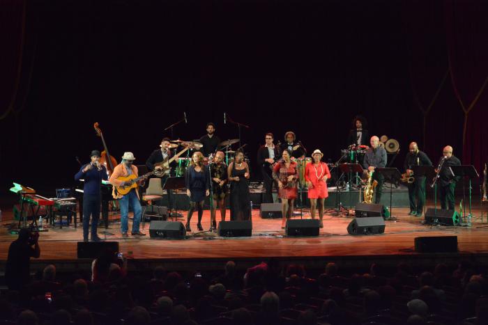 Concierto The Cuban Voices con Roberto Fonseca y Temperamento. foto: Juvenal Balán 