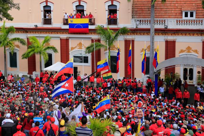 El gobierno de Donald Trump ha dirigido un golpe de Estado en la nación bolivariana y designado un presidente interino, que además de una acción injerencista es anticonstitucional.