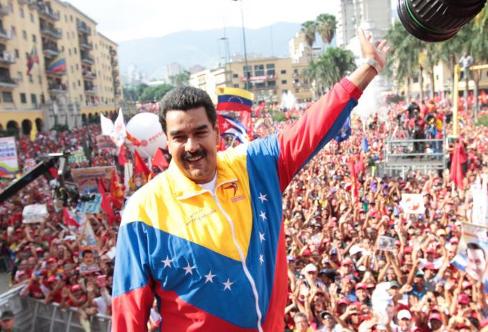 El presidente Nicolás Maduro siempre junto a su pueblo. 