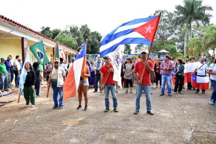 En el Campamento Internacional Julio Antonio Mella, en el municipio de Caimito de la provincia Artemisa, los miembros de la 25ª Brigada Suramericana de Solidaridad con Cuba cumplen con un amplio programa de actividades.