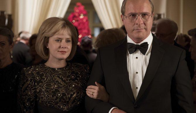 Christian Bale y Amy Adams como Dick Cheney y su esposa. 