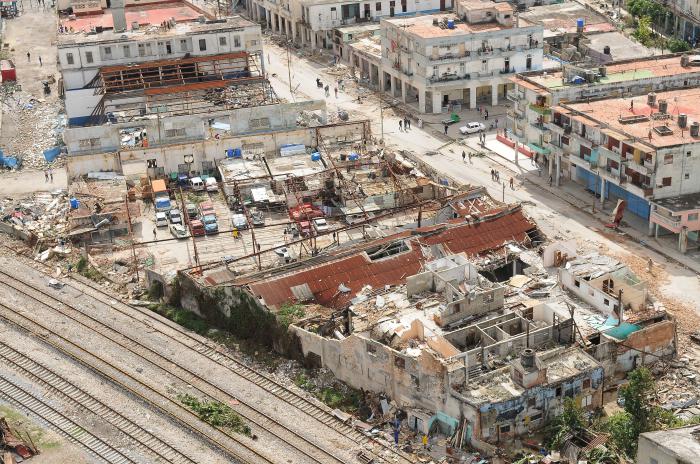 Vistas aereas de las secuelas del tornado en La Habana.