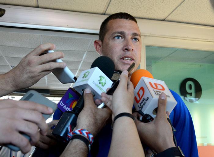 Beisbol-Serie del Caribe-Culiacan  llegada del equipo Granma a la sede Lazaro Blanco lanzador