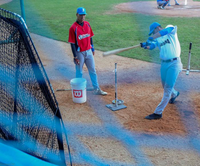 Entrenamiento del equipo Los leñadores de las Tunas para partir a la Serie del caribe,