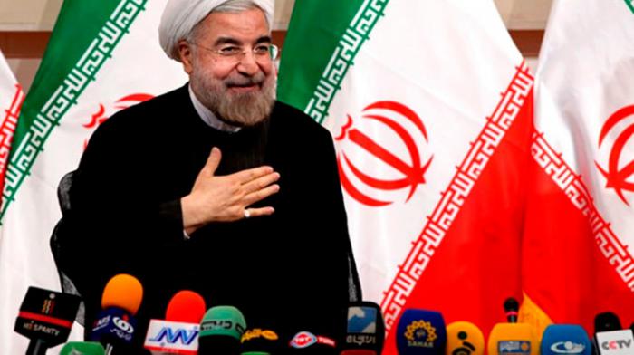 Esta guerra económica nos ha sido impuesta, pero nos mantendremos en pie, dijo Hasan Rohani, presidente iraní. Foto: AP