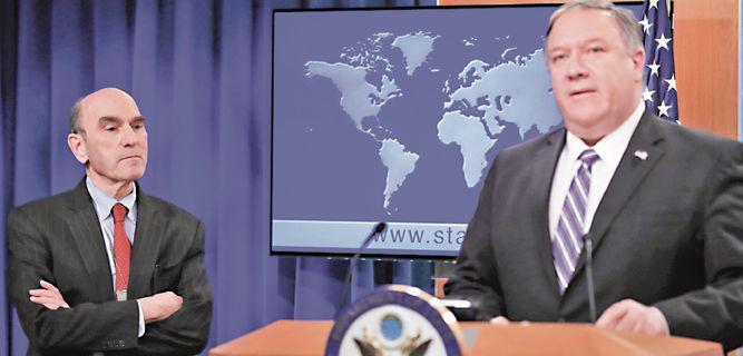 Elliott Abrams (izquierda) y Mike Pompeo reunidos. 