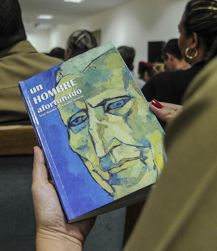 Presentación de Libros,Feria del Libro-2019.Un Hombre Afortunado de  José Ramón Fernández Alvarez.Verde Olivo