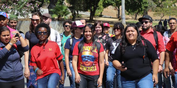 Brigada Internacionalista Che Guevara rinde honores al Libertador Simón Bolívar. 