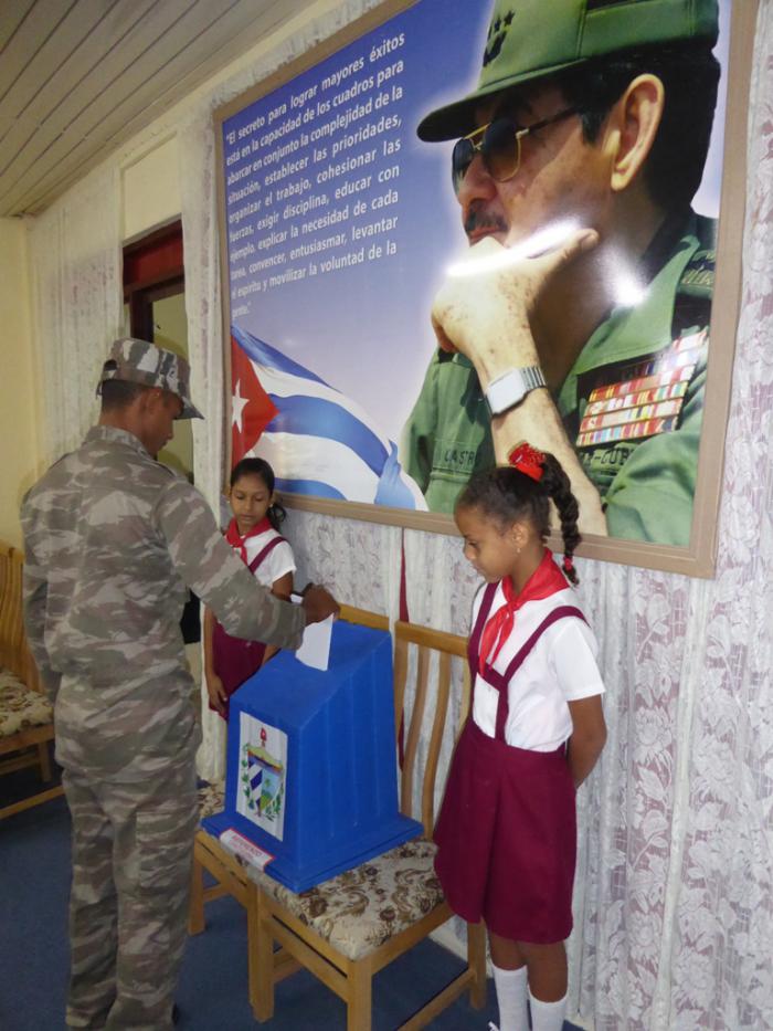 Este domingo también votaron quienes preservan, desde la Brigada de la Frontera, el perímetro limítrofe con la Base Naval de Guantánamo; en territorio ilegalmente ocupado por Estados Unidos. 