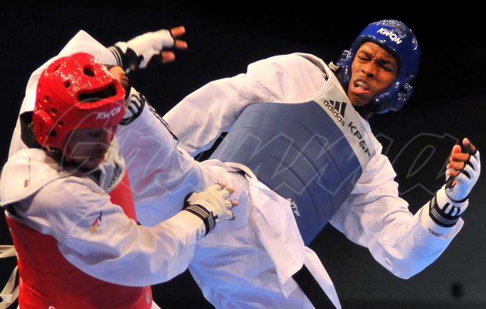 Oro en Taekwondo centroamericano Rafael Alba - 87 contra Craing Braown de jamaica. x superioridad