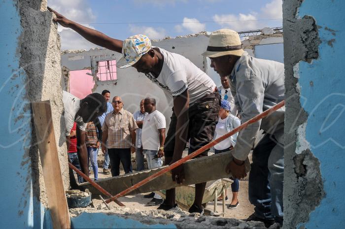 Recorrido con el 1er Secretario del Partido de La Habana, Luis Antonio Torres Iríbar y Reynaldo García Zapata, presidente de Gobierno de La Habana, Comunidad de Transito Castanedo, Consejo Popular Villa 2, Guanabacoa