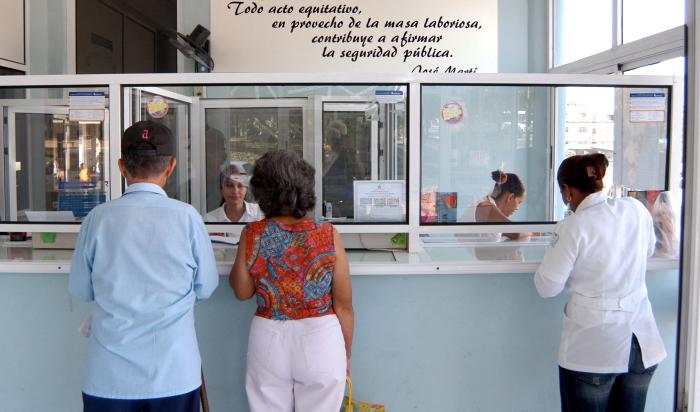 La inexistencia de sellos timbre en als unidades de Correo refleja desorganización y falta de previsión     
Foto. Raúl  López Sánchez
Publicada: 28/02/2008
            Core0031