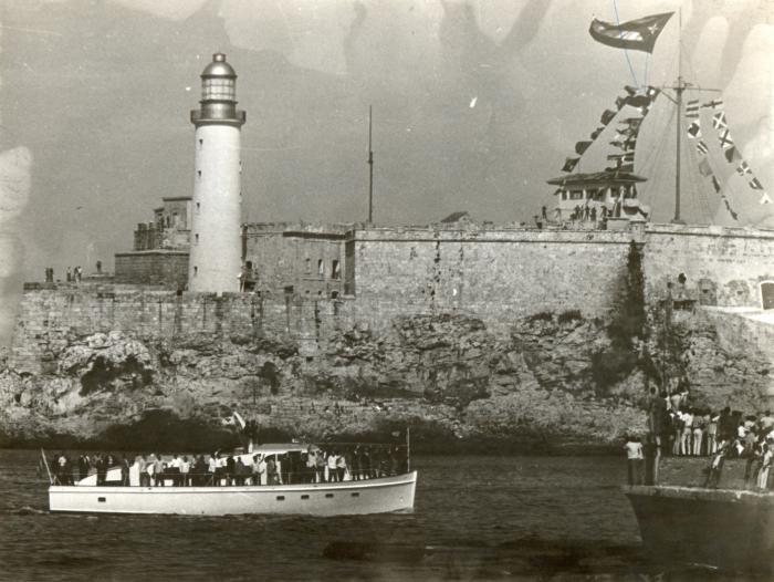 Fidel en el yate Granma. 2 de enero de 1974.
foto: Pedro Soroa
Fid18402