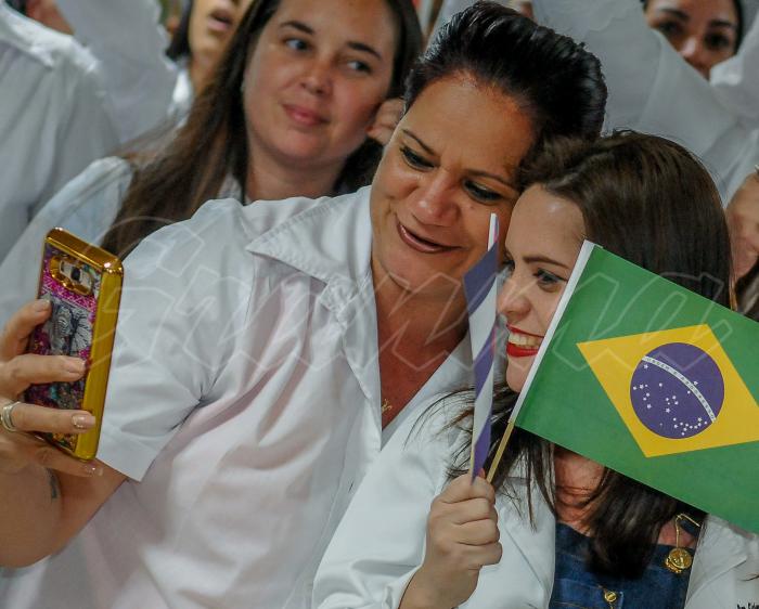 Recibimiento en el Aeropuerto Internacional José Martí de otro Grupo de Coolaboradores de la salud en Brasil