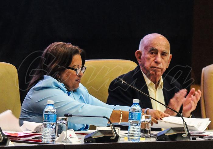 X Congreso de la FMC, Presiden Teresa Amarelle, secretaria general de la FMC (I),y Jos?am?achado Ventura. Es el Segundo Secretario del Comit?entral del Partido Comunista de Cuba