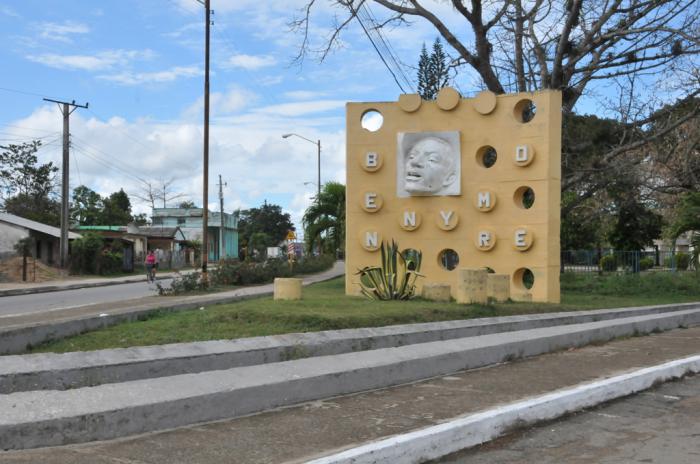 Identidad arquitectónica en honor del Bárbaro del Ritmo, situada en Lajas, 
su lugar de nacimiento. 