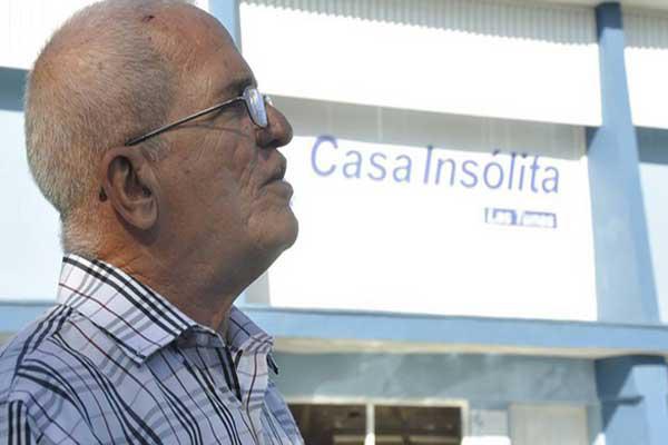 «Alguien me ha llamado el Arquitecto del Sol, yo diría que más bien de la luz», expresa Domingo.  
Foto: Periódico 26