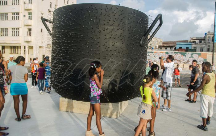 La Bienal es un espacio ideal para la interacción entre público y arte en espacios abiertos. 