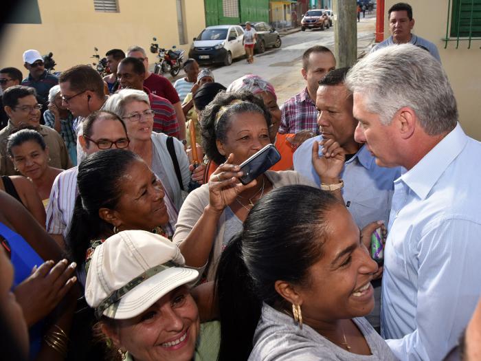 Díaz-Canel dialogó con los habaneros.