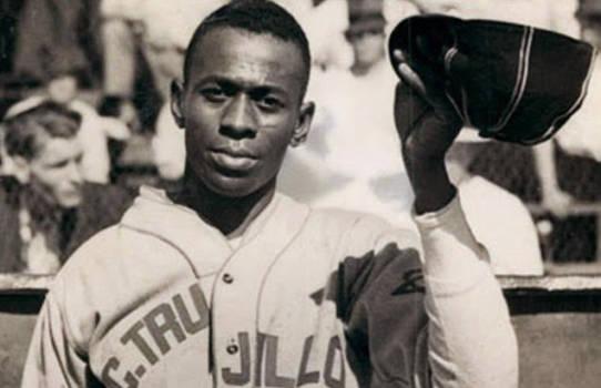 Satchel Paige lanzó durante cinco décadas. 