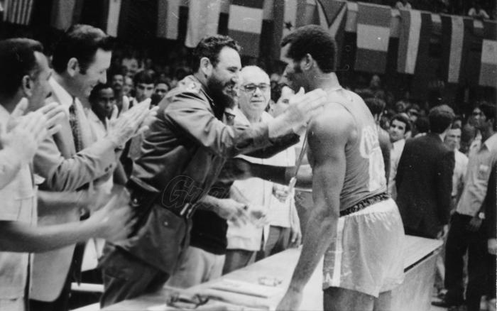 Fidel Castro con Teofilo Stevenson. Boxeo.