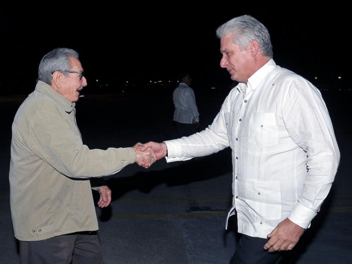 raúl recibe a dias.canel