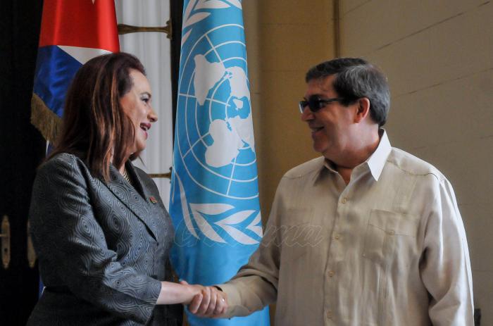 Recibe Bruno Rodríguez Parrilla (D) ministro de relaciones internacionales MINREX a María Fernanda Espinosa (I),Presidente de la Asamblea General de las Naciones Unidas; en el MINREX