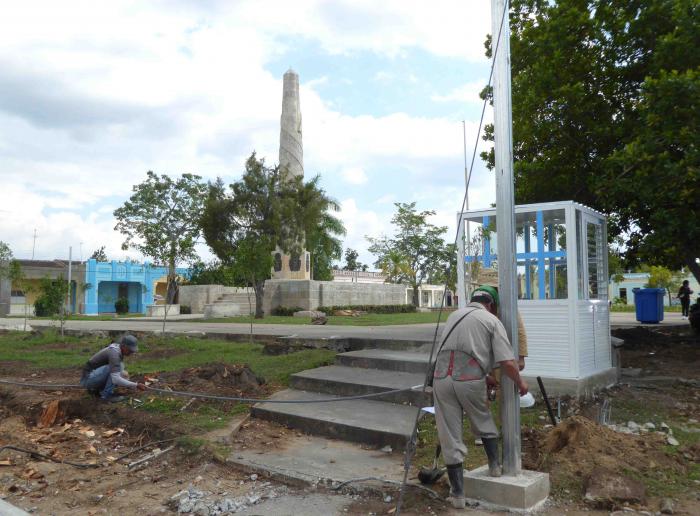 Brigadas constructoras locales y de toda la provincia laboran en la restauración de los sitios más emblemáticos del histórico poblado. 