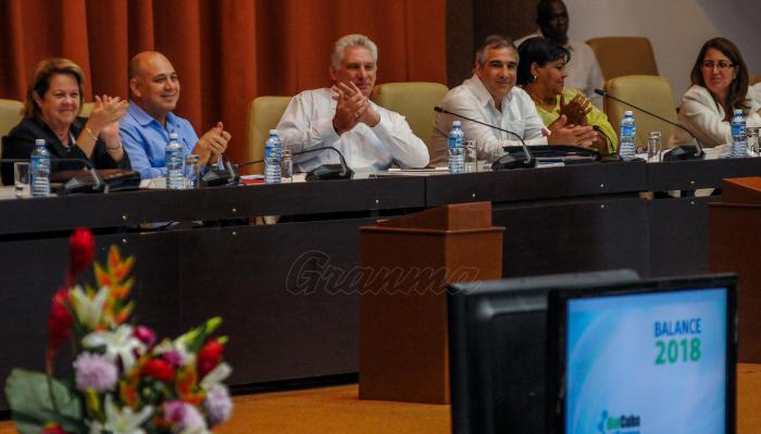 Miguel Díaz-Canel Bermúdez, Presidente de los Consejos de Estado y de Ministros, encabeza el balance anual del Grupo de las Industrias Biotecnológica y Farmacéutica BioCubaFarma, que tiene lugar hoy en el Palacio de Convenciones de esta capital.
