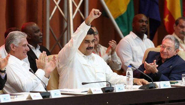 Cuba ha reafirmado su apoyo y solidaridad con el legítimo gobierno de Nicolás Maduro y la unión cívico militar de ese pueblo. Foto: Reuters