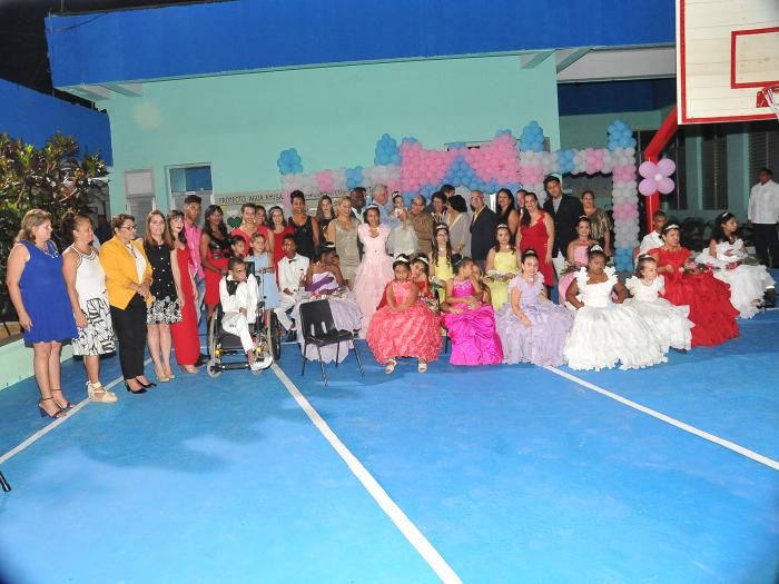 raul y diaz-canel en fiesta de quince