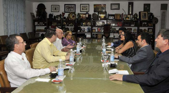 José Ramón Machado Ventura, Segundo Secretario del Comité Central del Partido ,recibió a Luciana Barbosa de Oliveira Santos, Presidenta del Partido Comunista de Brasil.