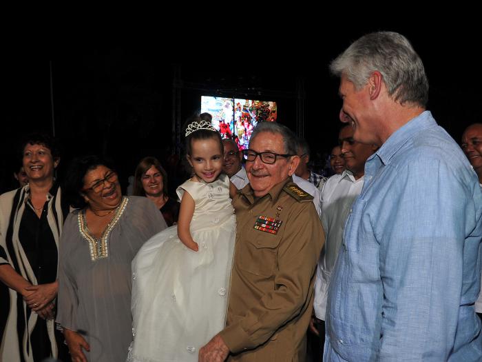 La reciente visita de Raúl y de Díaz-Canel a la escuela especial Solidaridad con Panamá evidenció cuán importantes han sido siempre para la Revolución Cubana los niños, y en particular los de la enseñanza especial. 