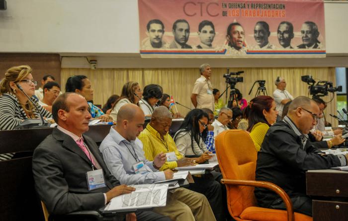Se  inicia en el Palacio de las Convenciones las sesiones finales del XXI Congreso de la CTC, presididas por el Segundo Secretario del Comité Central del Partido, José Ramón Machado Ventura, y el primer vicepresidente de los Consejos de Estado y de Ministros, Salvador Valdés Mesa.