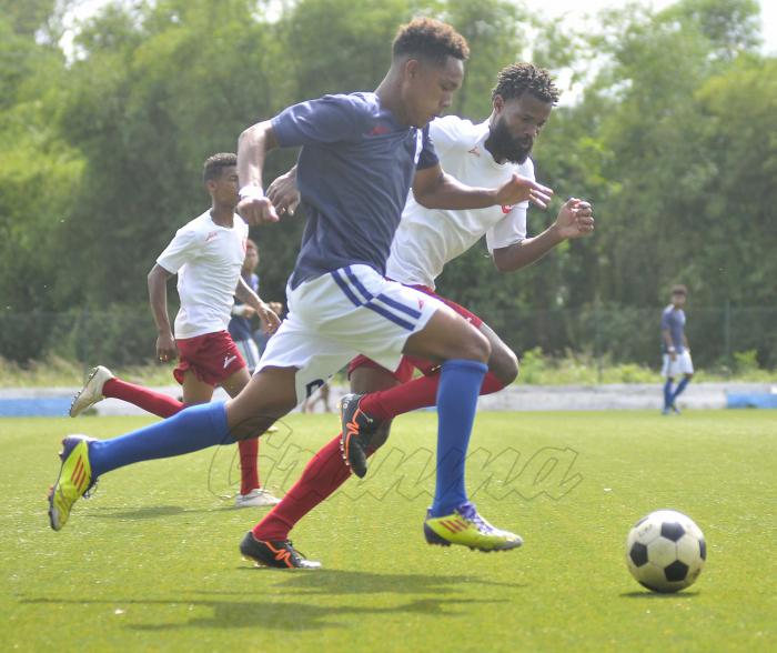 Futbol, juego entre los equipos  Habana y Mayabeque en el estadio de la Polar.