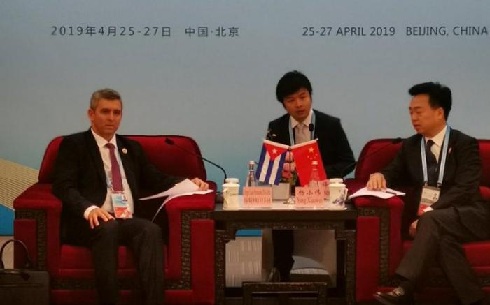 Ministro de Comunicaciones de Cuba en encuentro bilateral en China