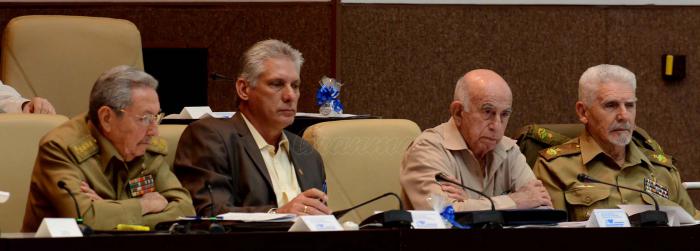 El General de Ejército Raúl Castro Ruz, Presidente de los Consejos de Estado y de Ministros preside la ANPP en el decimo período ordinario de sesiones de la VIII Legislatura.