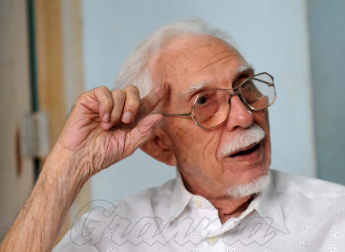 Profesor y bailarin Ramiro Guerra Suarez.