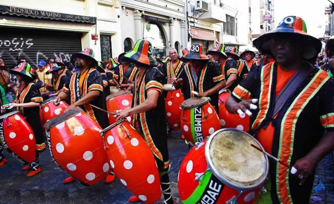 El candombe, ritmo autóctono uruguayo, y el tango, el cual comparte su origen entre Argentina y Uruguay, declarados Patrimonio Inmaterial de la Humanidad por la Unesco en 2009, llenarán de alegría las plazas y calles santiagueras en la Fiesta del Fuego 2019.