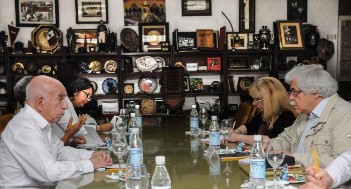 Recibe José Ramón Machado Ventura, Segundo Secretario del PCC a delegación del Partido Comunista de Luxemburgo, presidido por su Secretario, Alí Ruckert, en el CCPCC, Plaza.