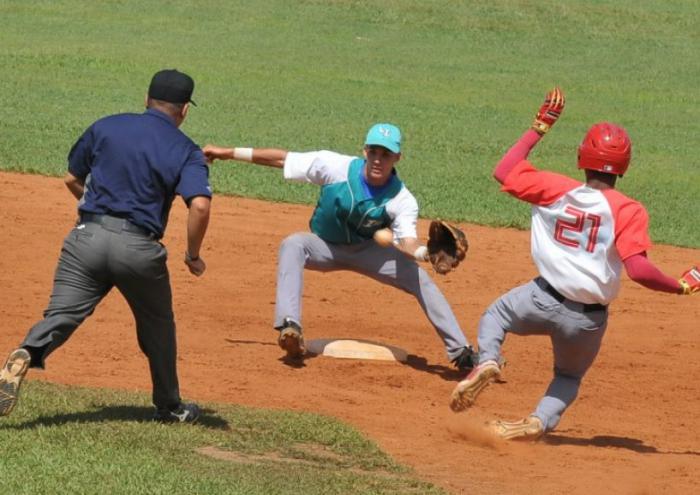 La Isla aprovechó los cuatro errores de Pinar.