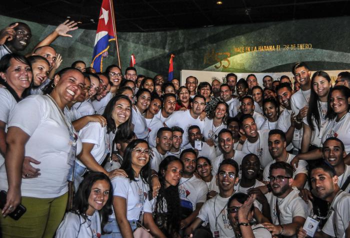 Acto de abanderamiento de la delegación cubana que participara en el 18vo Congreso Latinoamericano y Caribeño de Estudiantes