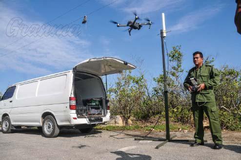 Los vehículos aéreos no tripulados, popularmente denominados drones, son de reciente uso por la Defensa Civil, en coordinación con las instituciones que los poseen. 